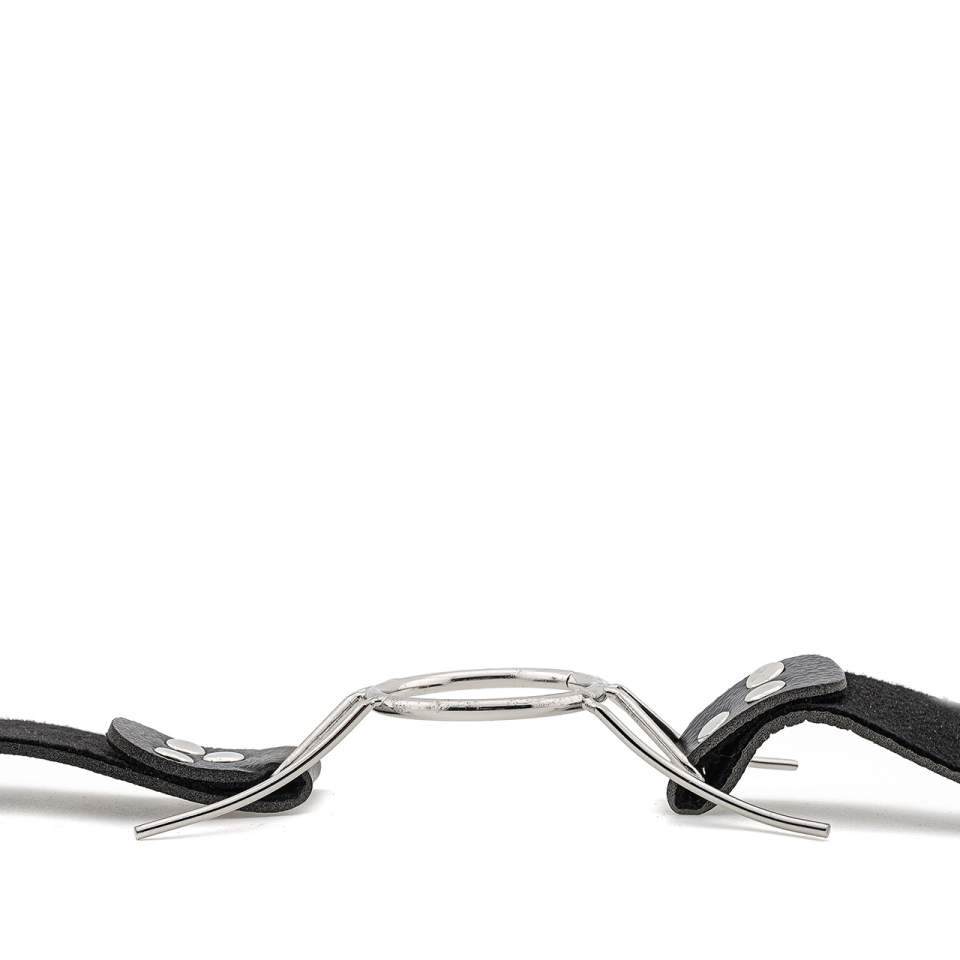 Stalowy knebel do ust na regulowanym skórzanym pasku