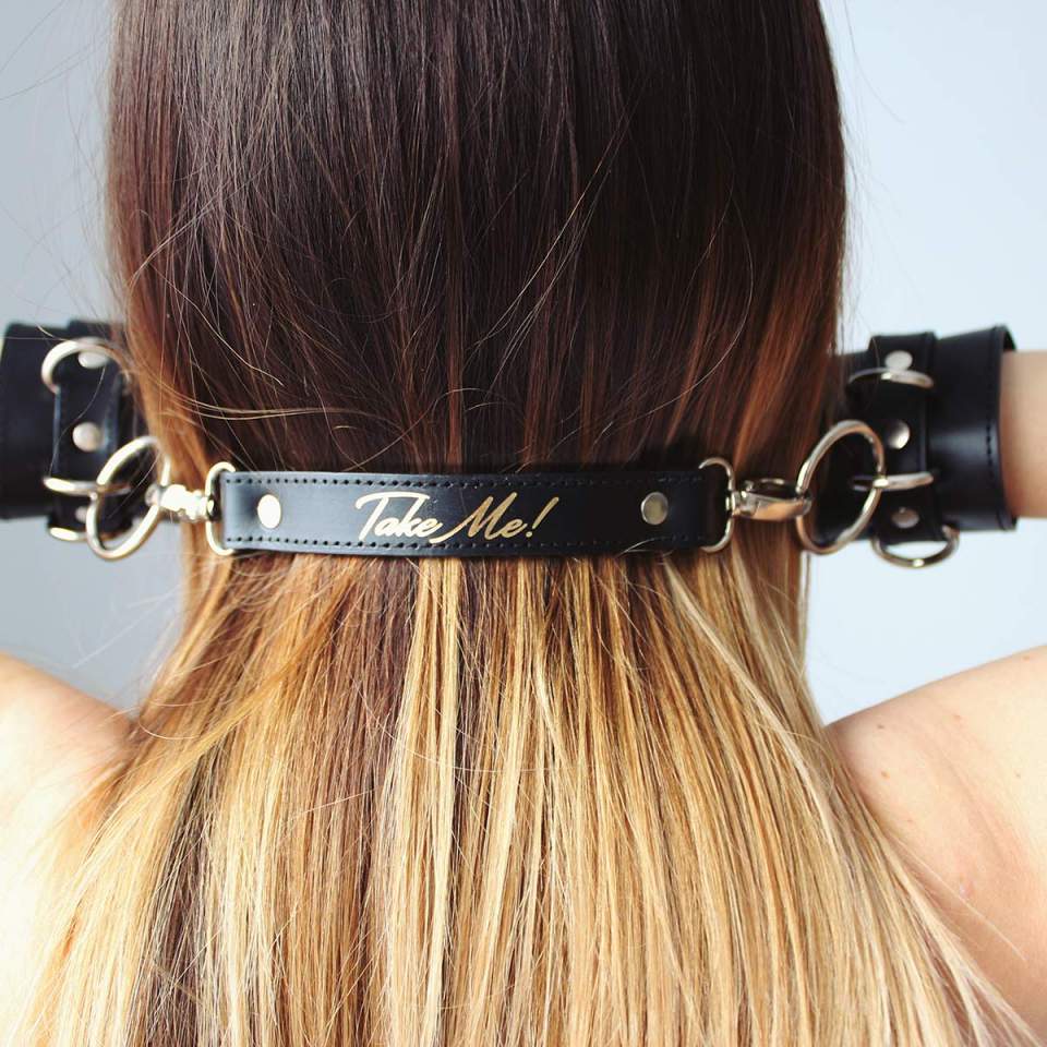 Czarne kajdanki skórzane Karess Megan