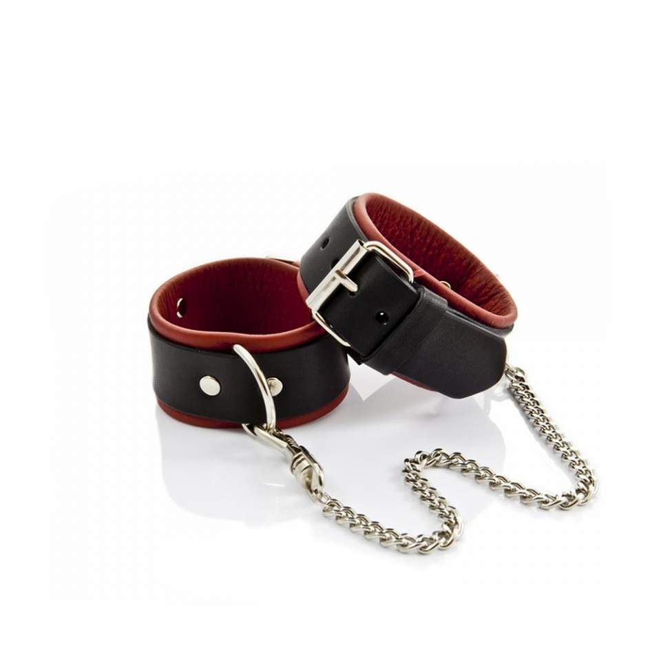 Czarno-czerwone kajdanki na nogi z naturalnej skóry połączone srebrnym łańcuszkiem