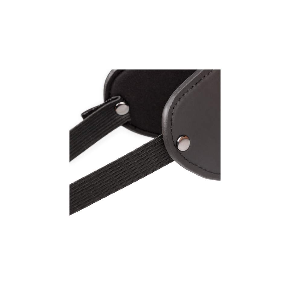 Zestaw BDSM dla początkujących: kjadanki, maska, piórko