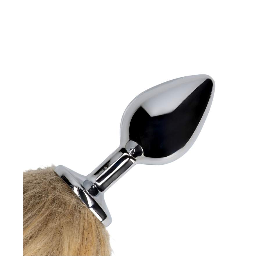 Lisi ogon w kolorze rudym z metalowym plugiem analnym