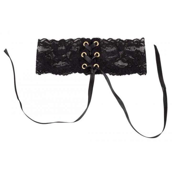 Koronkowy choker z satynową wstążką do sznurowania