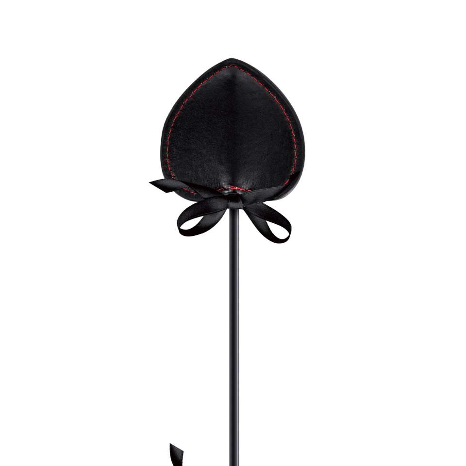 Czarno-czerwony pejcz w kształcie serca + piórko 2w1