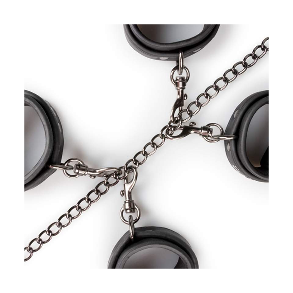 Obroża z kajdankami na nadgarstki i kostki ze sztucznej skóry