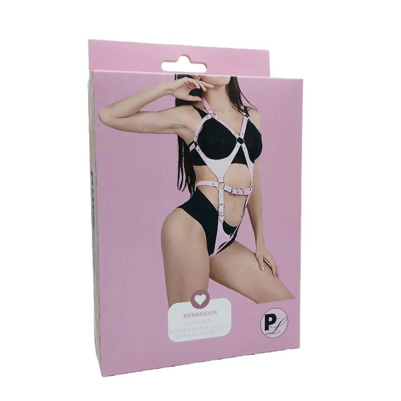 Różowa uprząż BDSM z regulacją i metalowymi detalami | Loris.pl