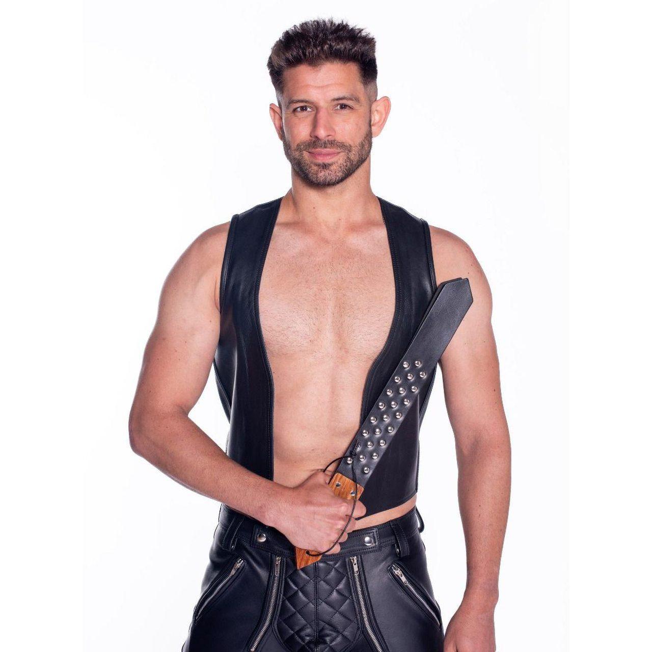 Skórzano‑drewniany paddle BDSM z nitami – intensywny klapek | Loris.pl