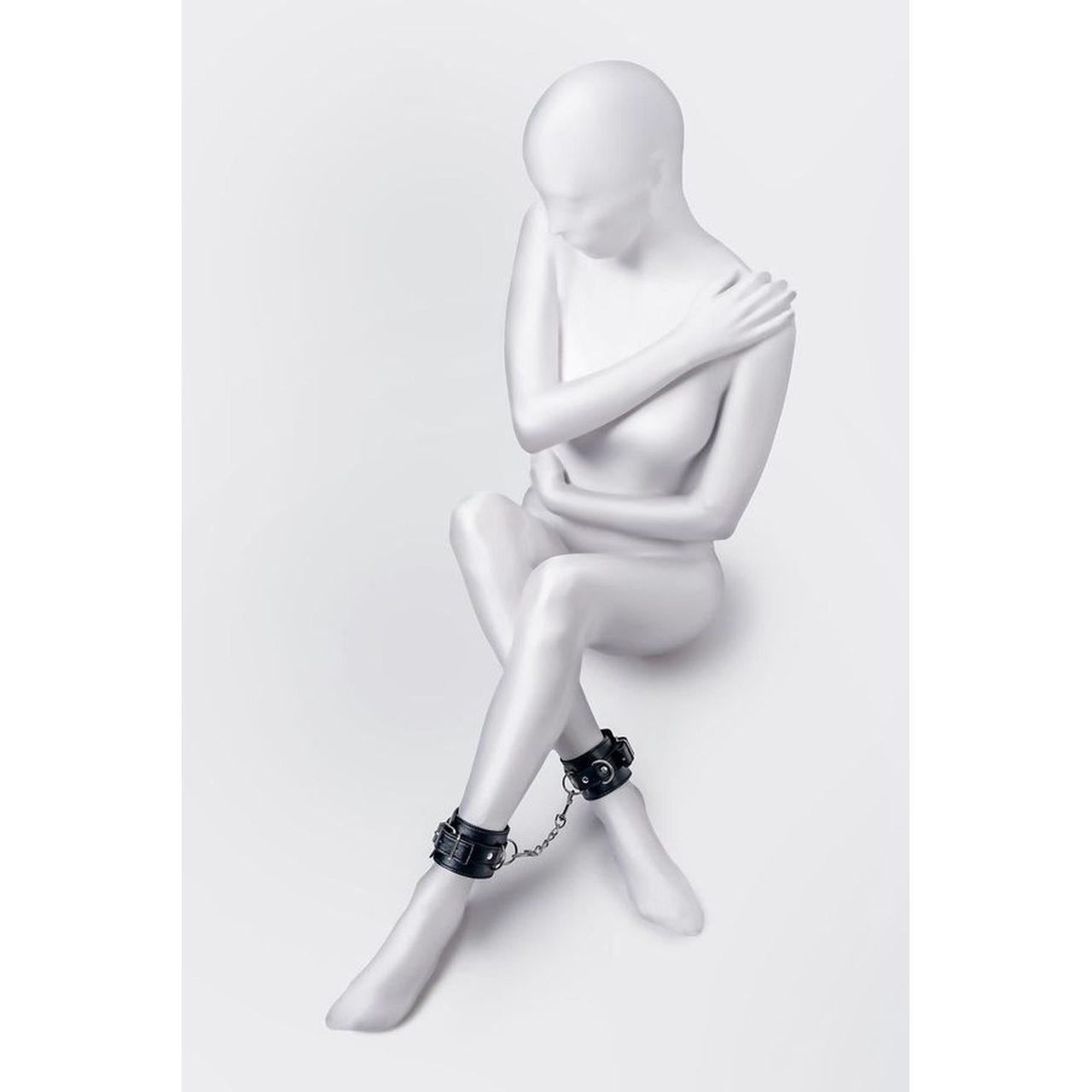 Kajdanki na kostki skóra pu czarne 26,5 cm regulowane | Loris.pl