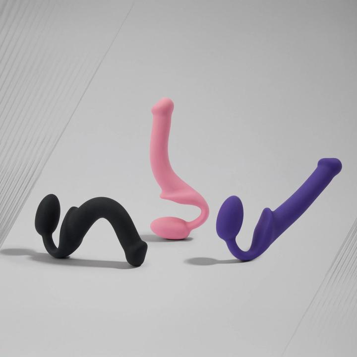 Różowy strap-on bez wibracji m | Elastyczny, silikonowy, wodoodporny