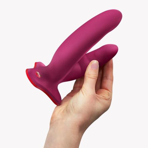 Podwójne dildo U z przyssawką czerwone – stymulacja bez użycia rąk