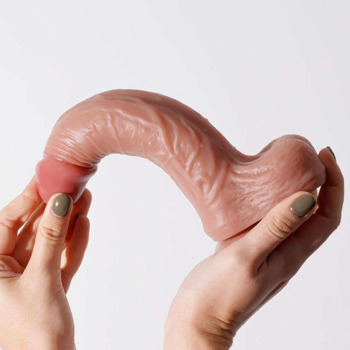 Realistyczne dildo 22 cm z przyssawką | Płynny silikon