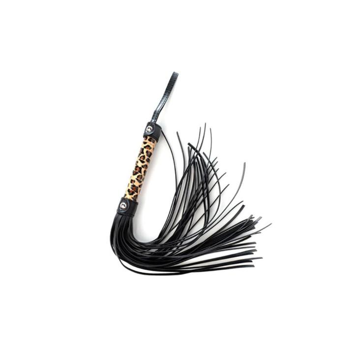 Flogger w panterkę 45 cm – skóra PU, drewniana rączka
