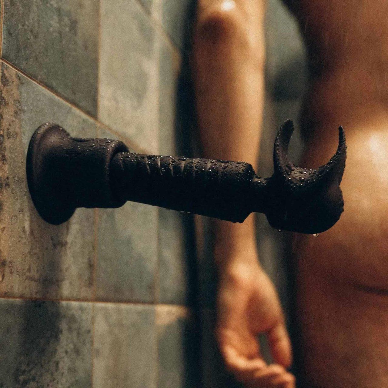 Silikonowy uchwyt z przyssawką do masażera wand 2–4,5 cm | Loris.pl