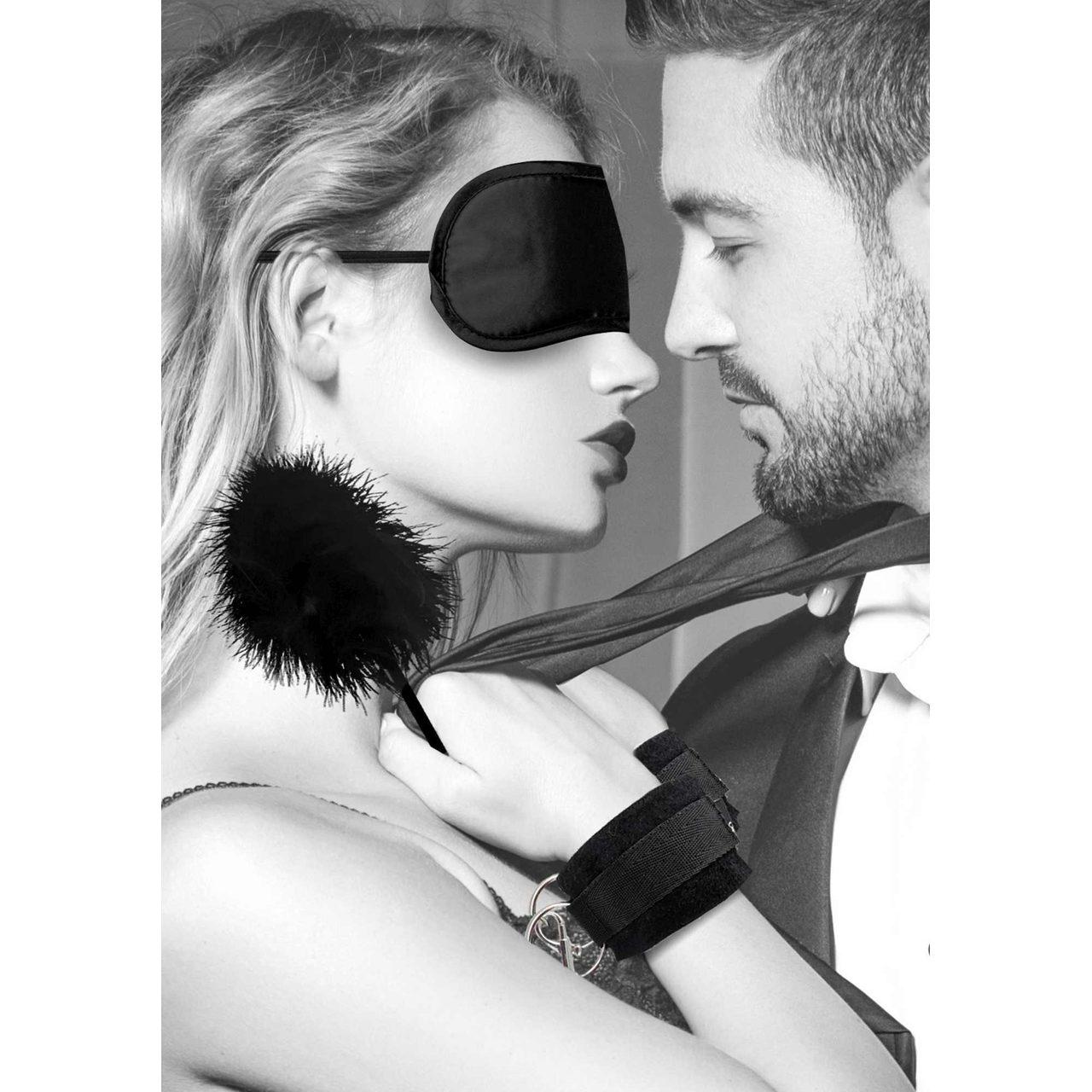 Zestaw BDSM dla początkujących – kajdanki, maska, piórko i kostka | Loris.pl