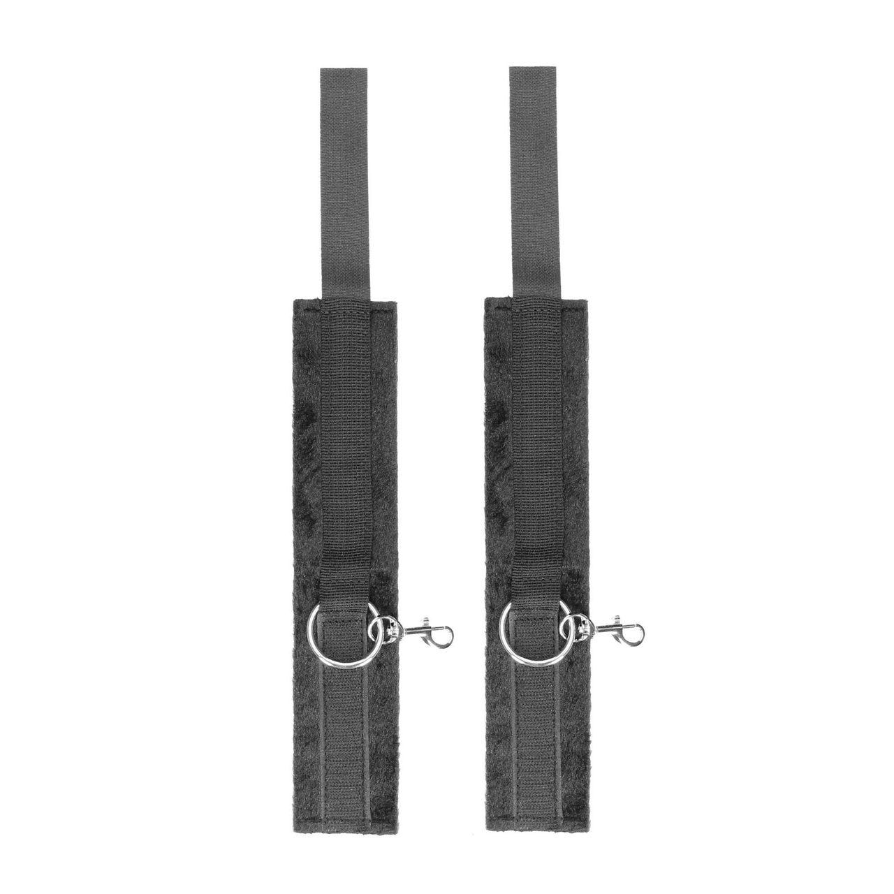 Wiązanie hogtie na rzep z futrzanymi kajdankami | BDSM | Loris.pl