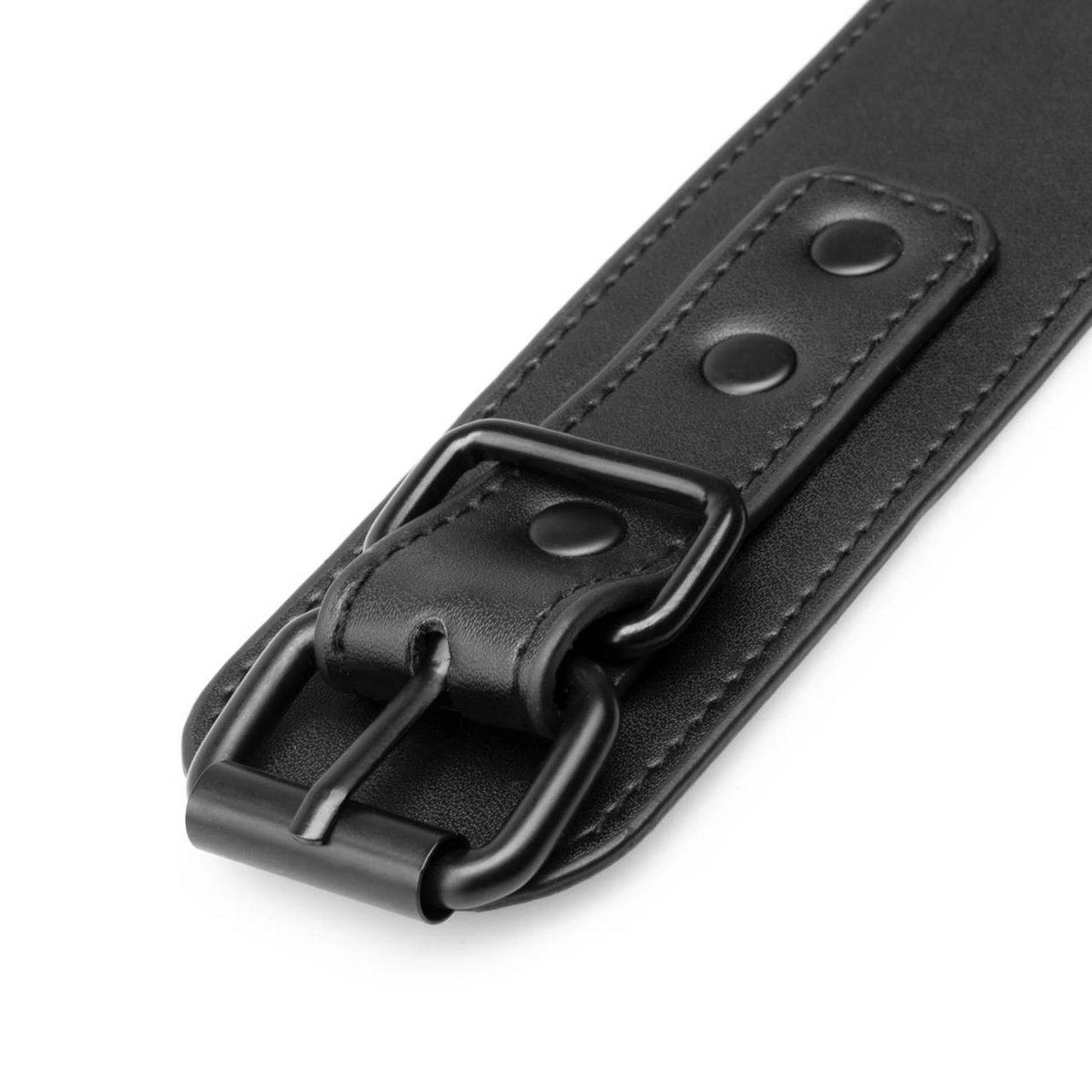 Czarny zestaw BDSM do krępowania – obroża, smycz i kajdanki regulowane | Loris.pl