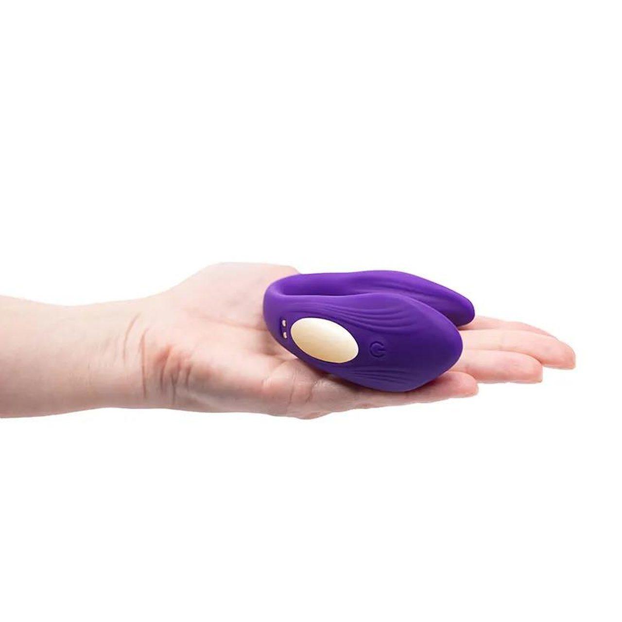 Noszony wibrator typu C z pilotem | 2 silniki, 10 trybów | Loris.pl