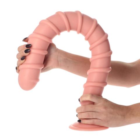 Spiralny pręt analny z przyssawką 58,5 cm cielisty