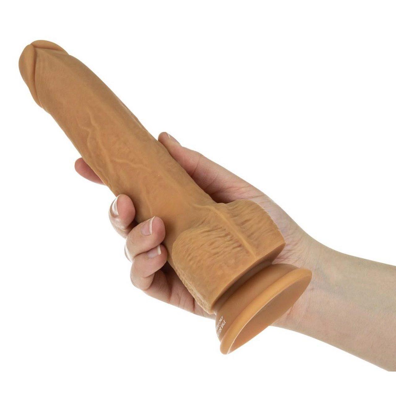 Realistyczne dildo thrusting z pilotem i przyssawką 22,9 cm | Loris.pl