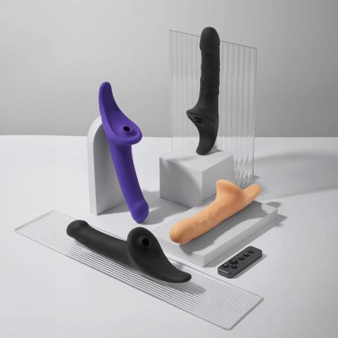 Dildo strap-on z wibracją i ruchem M | 3 silniki, pilot, IPX7