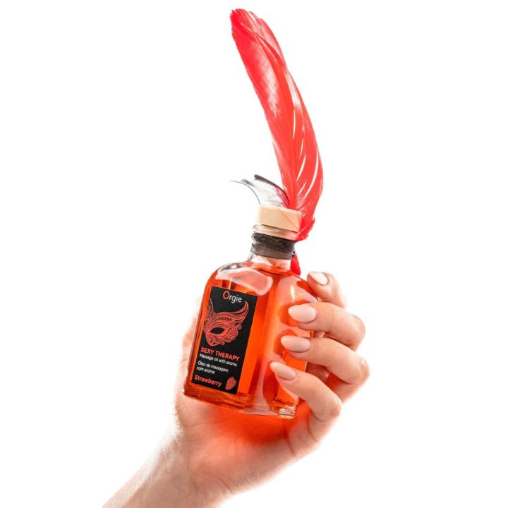 Truskawkowy zestaw do masażu warg 100 ml z piórkiem