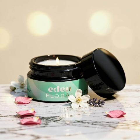 Świeca do masażu z feromonami i kwiatowym aromatem 20 ml