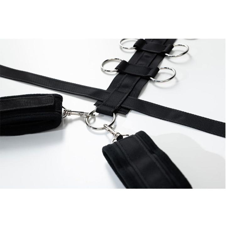 Regulowany harness na szyję i biust z metalowymi ringami