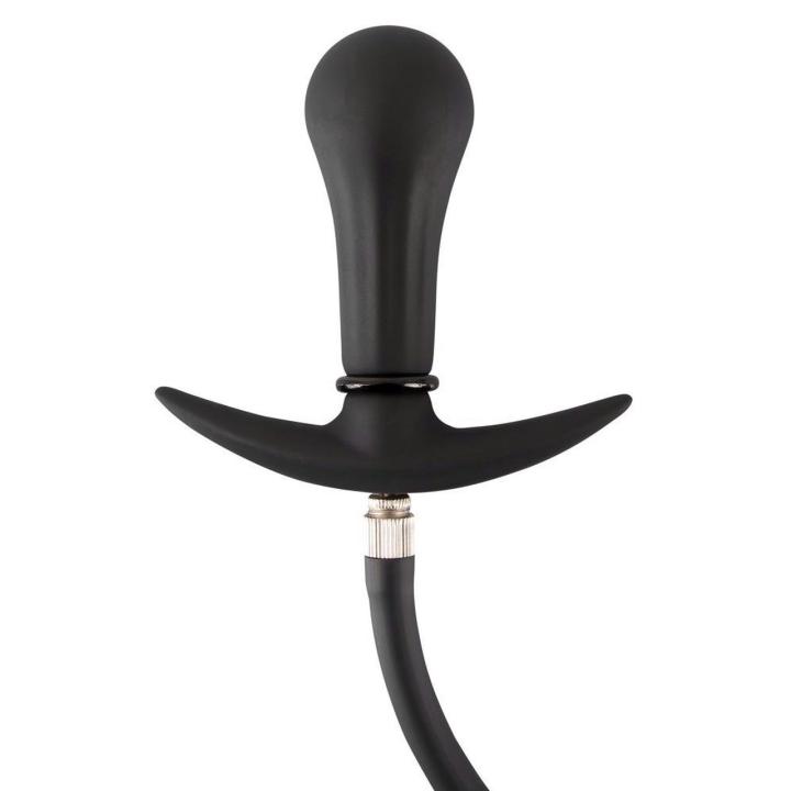 Pompowany plug analny z metalowym rdzeniem i pompką 8 cm