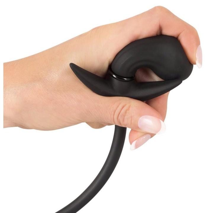 Pompowany plug analny z metalowym rdzeniem i pompką 8 cm