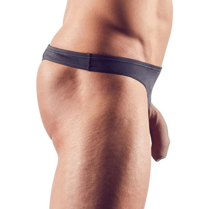 Męskie stringi z otworami w kroku– odważna bielizna