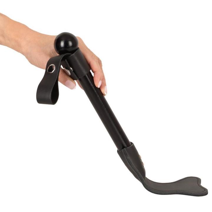 Skórzana packa do spankingu czarna 38 cm z drewnianą rękojeścią
