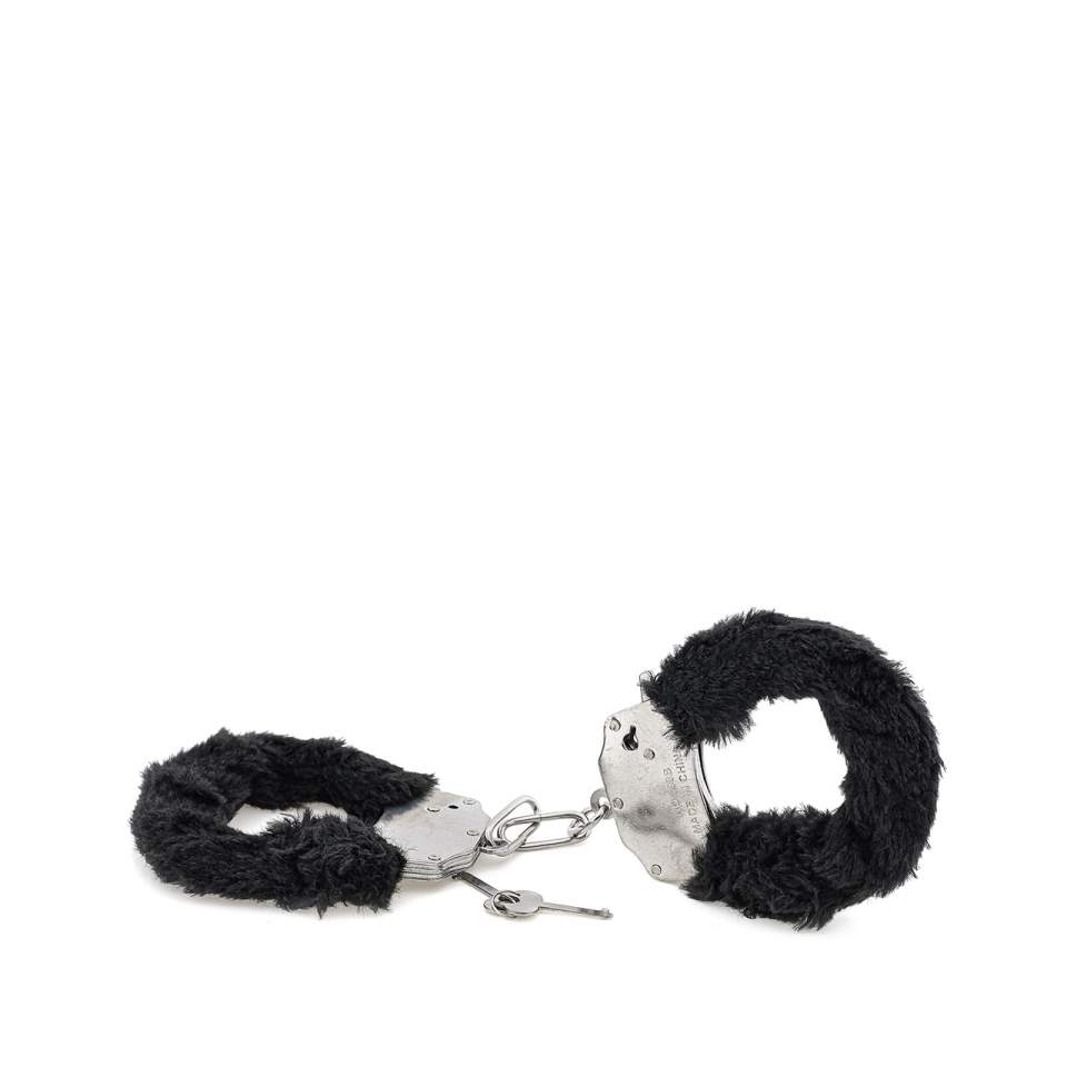 Metalowe kajdanki z czarnym futerkiem