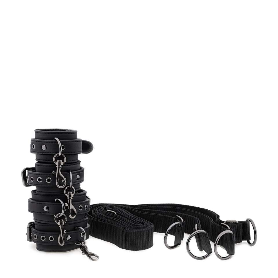 Czarny skórzany zestaw do krępowania pod materac 