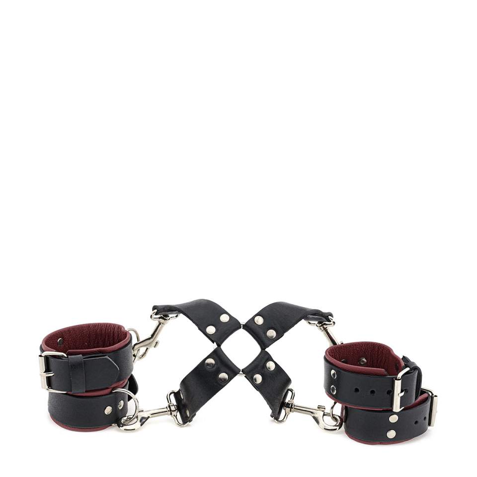 Regulowane skórzane kajdanki na nadgarstki i kostki