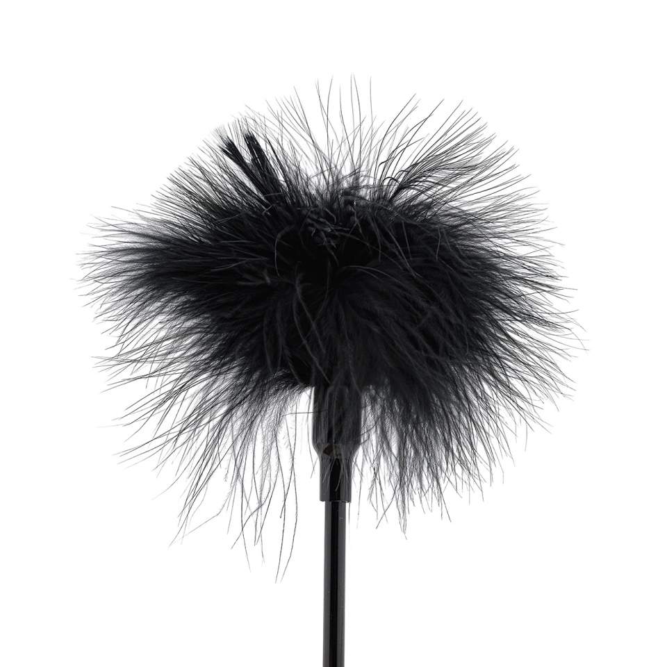 Małe czarne piórko dla par