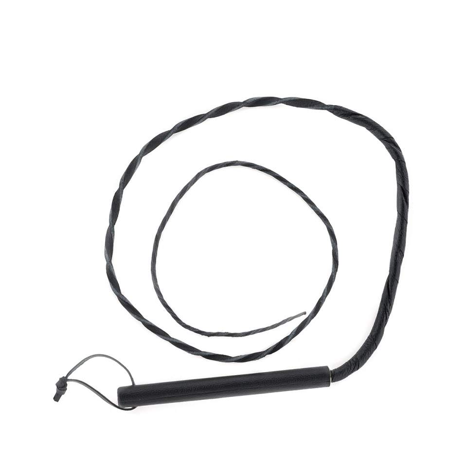 Długi skórzany pejcz z pętelką na nadgarstek – 135 cm