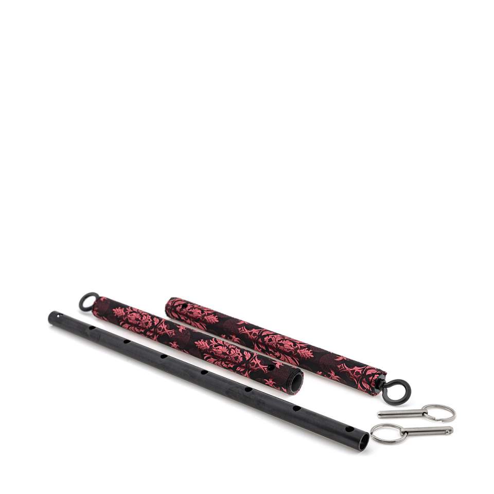 Ciężka metalowa rozpórka BDSM pokryta czarno-bordową tkaniną