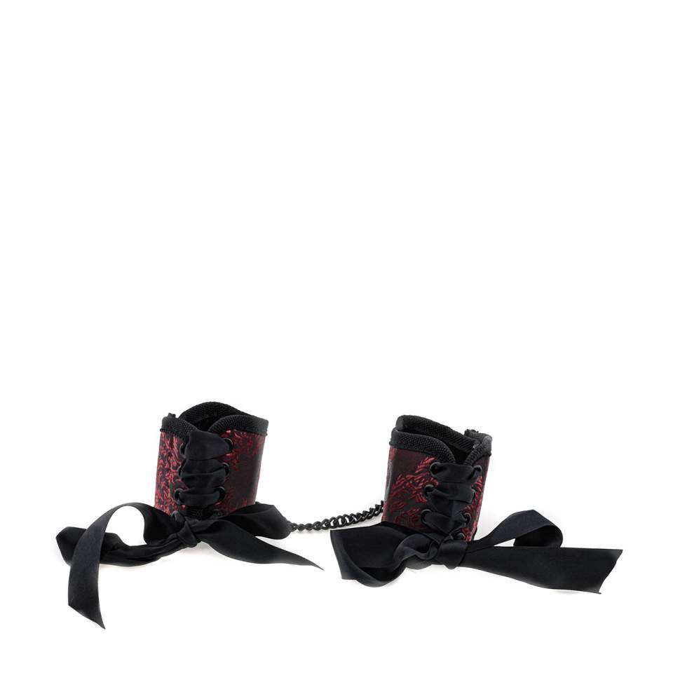 Seksowne kajdanki na nadgarstki 